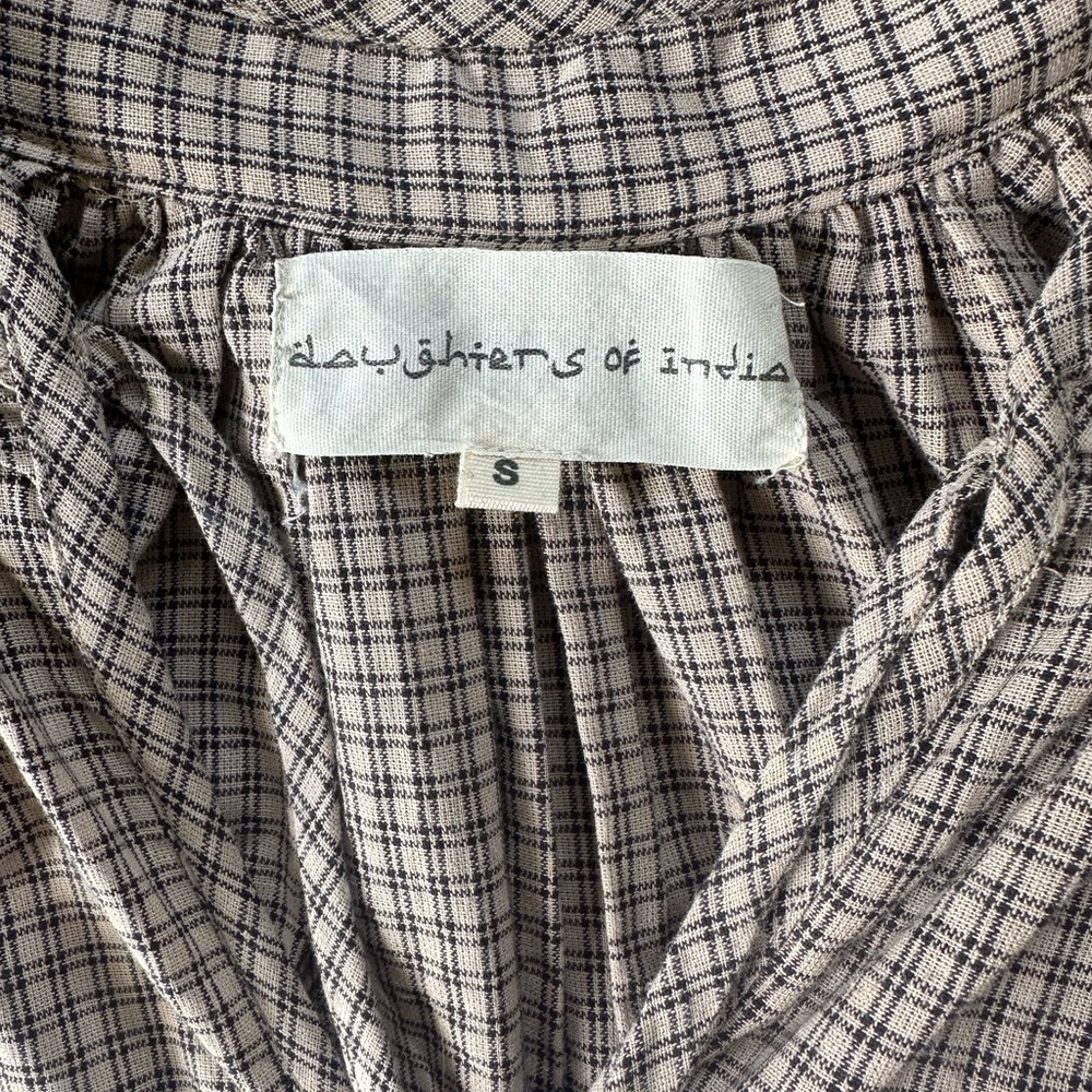 Daughters of India Poet Blouse in Taupe Small - Picture 10 of 13